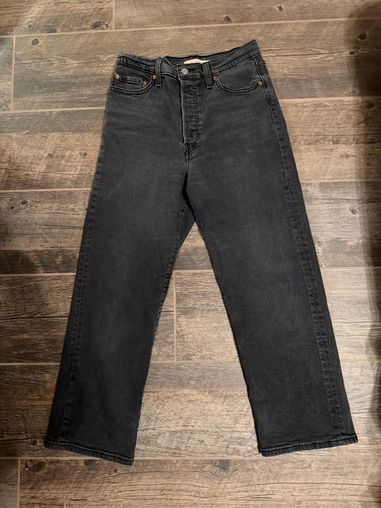 Levi's Denim - Levi's Women's Black Cropped Straight-Leg Jeans
